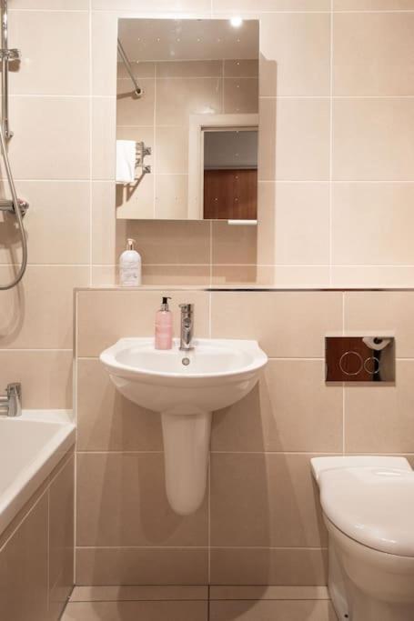 Best City Centre Luxurious Home Free Parking Белфаст Екстер'єр фото