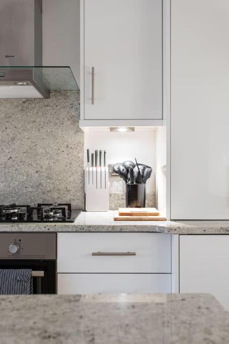 Best City Centre Luxurious Home Free Parking Белфаст Екстер'єр фото