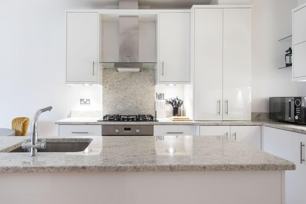 Best City Centre Luxurious Home Free Parking Белфаст Екстер'єр фото
