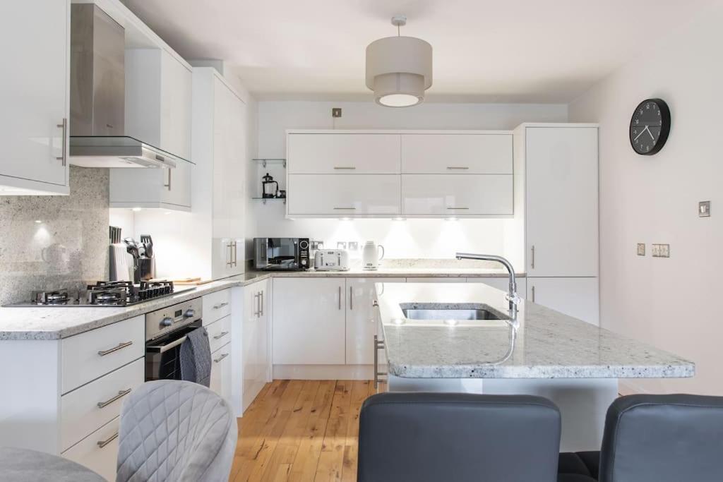 Best City Centre Luxurious Home Free Parking Белфаст Екстер'єр фото